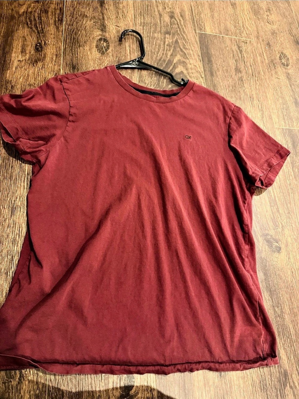 Calvin Klein Liquid Touch Crewneck T-Shirt Short Sleeve Top in Red Like New
